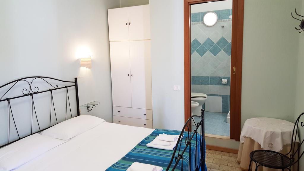 La Baia Apartments Sa Rocca Tunda Номер фото